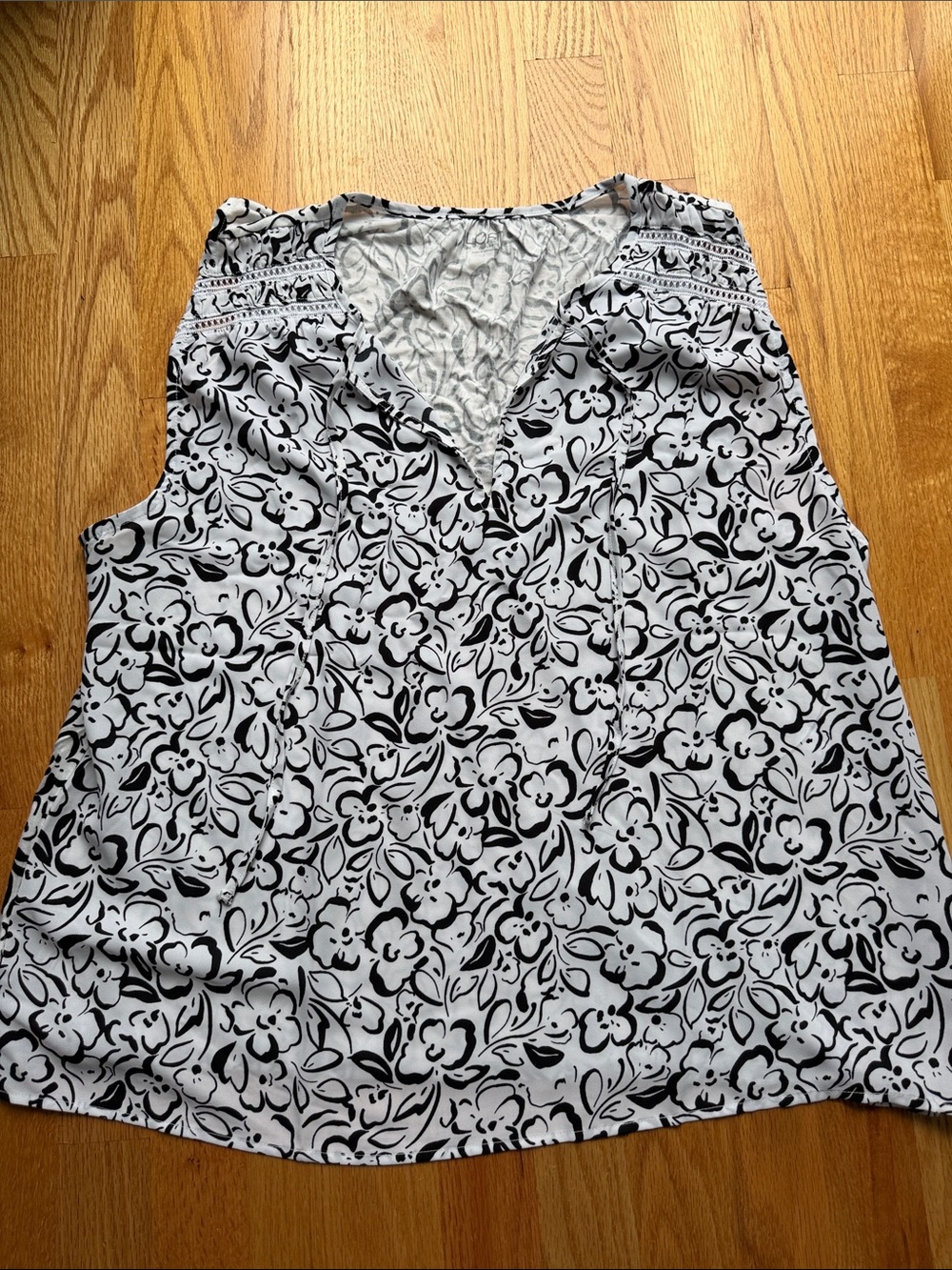 LOFT Black & White Floral V-Neck Camisole